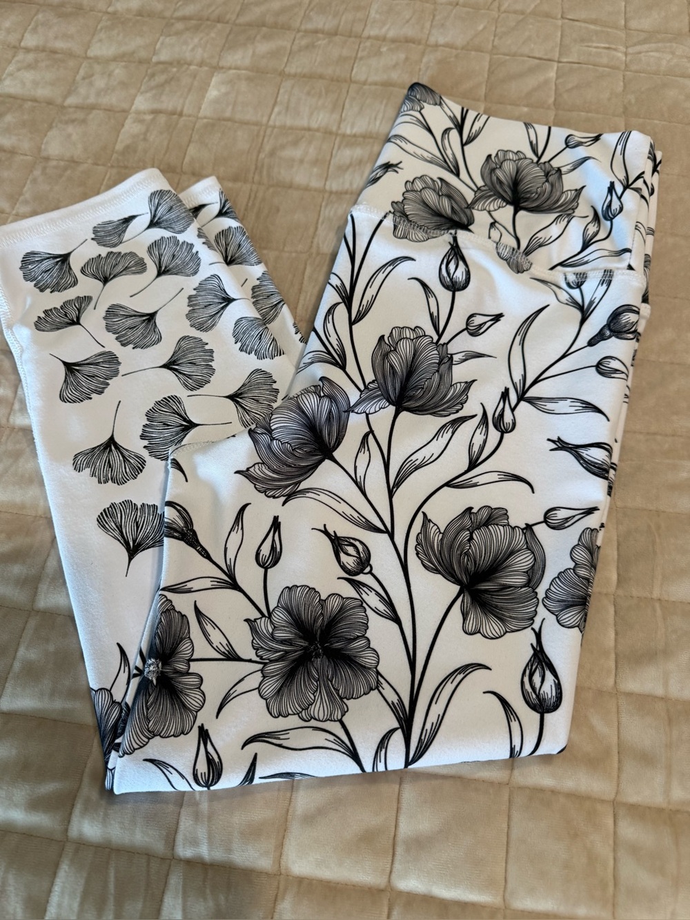 Black & White Floral Leggings